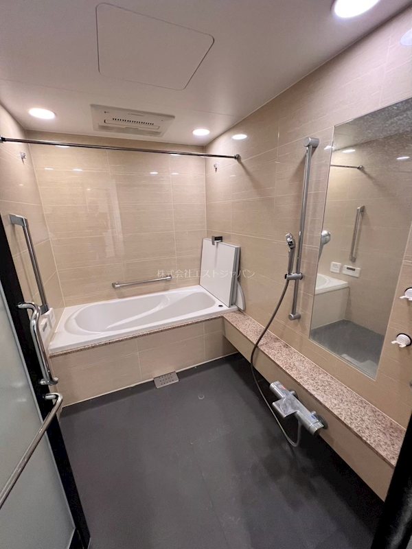 バス・シャワールーム　別部屋参考写真。室内状況は実際に異なります。