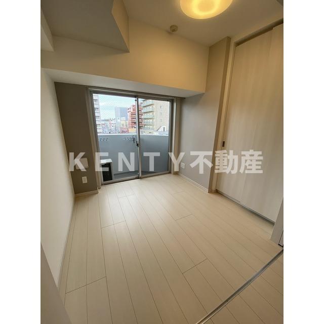 その他部屋・スペース　開放的な寝室です