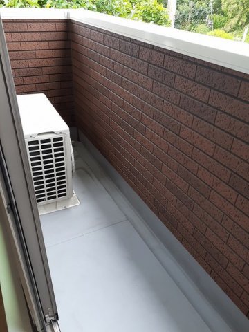 バルコニー　暖かな日差しのふりそそぐバルコニー
