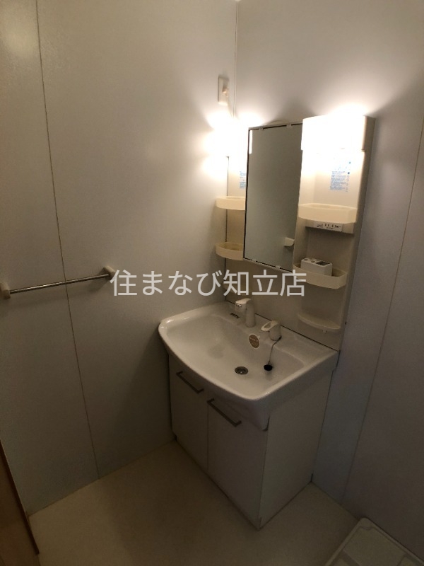 洗面設備　反転・同型タイプ