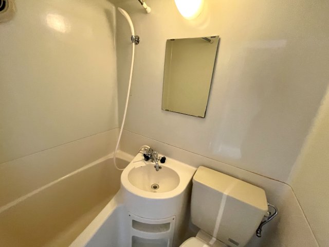 洗面設備　浴室内に洗面台があります♪