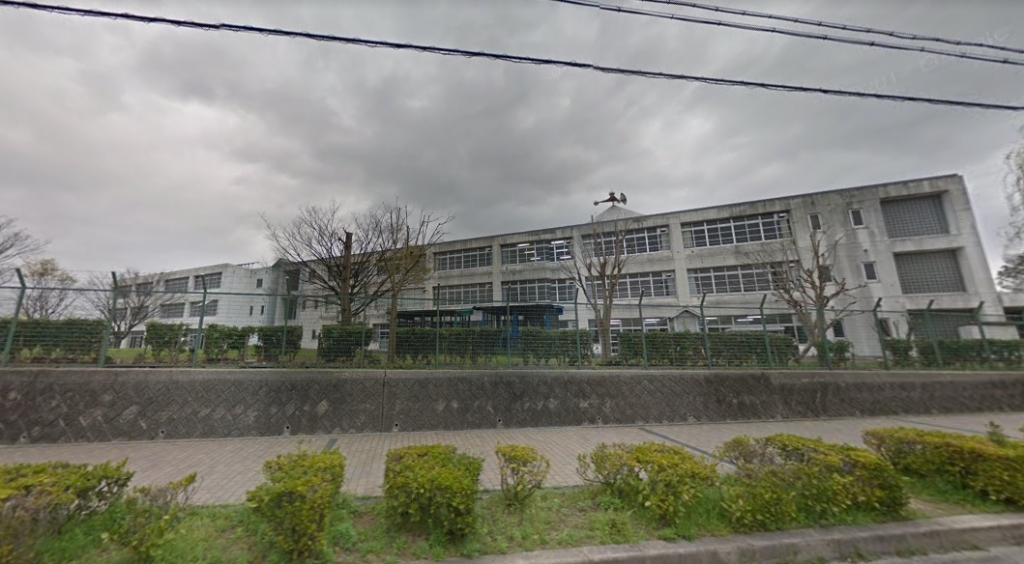 小学校　富田林市立小金台小学校（小学校）まで194m