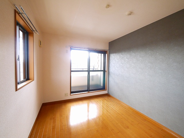 その他部屋・スペース　落ち着いて過ごせるお部屋なので、寝室にいかがでしょうか