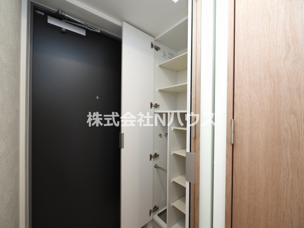 プレサンス鶴橋トレヴィエの玄関写真