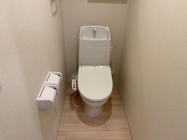 ＪＲ山陽本線 曽根駅 徒歩4分 3階建 築4年のトイレ写真