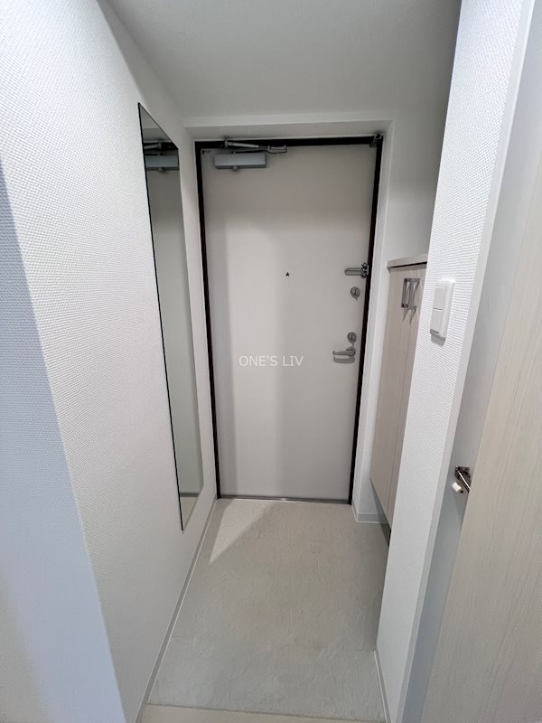 セレニテ本町グランデの玄関写真