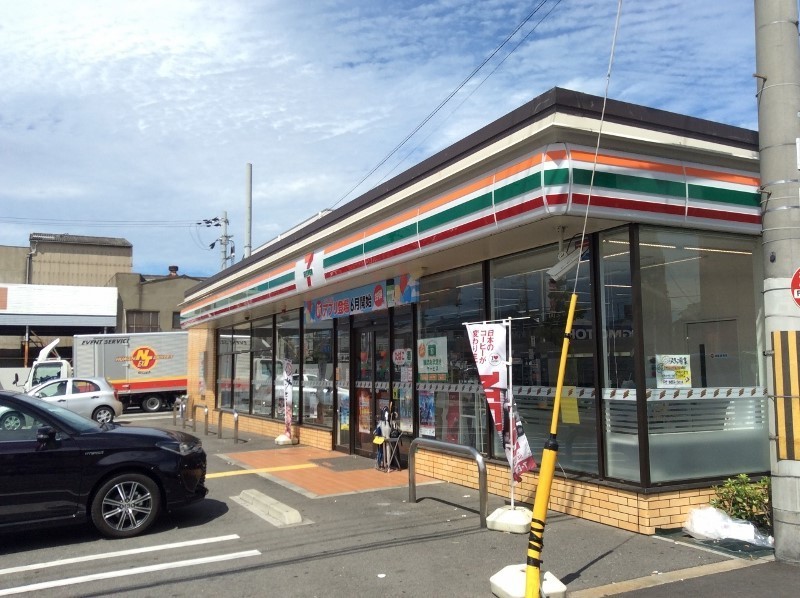 コンビニ　セブンイレブン 大阪北加賀屋5丁目店（コンビニ）まで54m