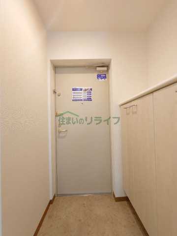 レジディア神田東の玄関写真