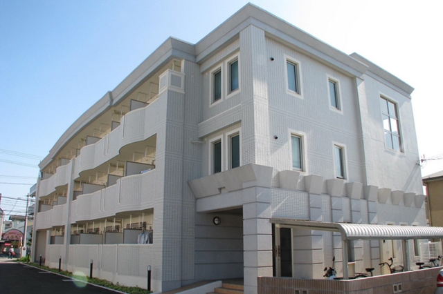 建物外観　重厚な建物