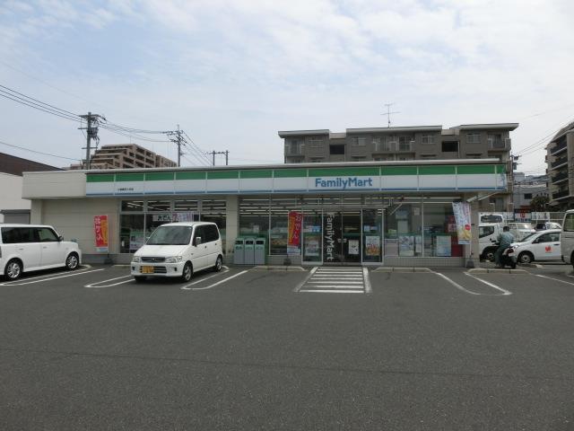 コンビニ　ファミリーマート／小倉朝日ヶ丘店（コンビニ）まで129m
