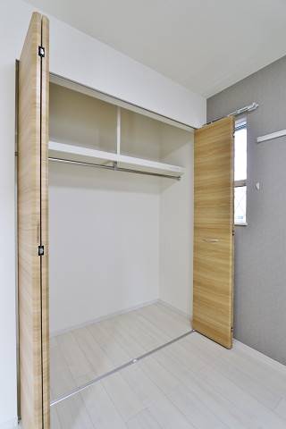 収納　お洋服の多い方でも安心の収納力です