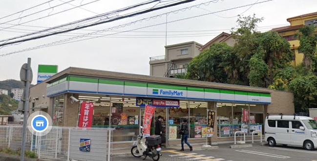コンビニ　ファミリーマート 神戸垂水塩屋店（コンビニ）まで823m