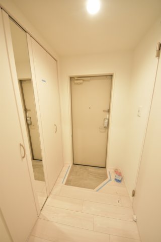 玄関　※同シリーズ別物件参考画像