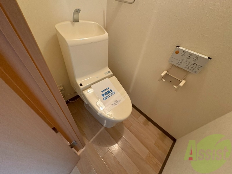 トイレ　シャワートイレになっているので快適です！