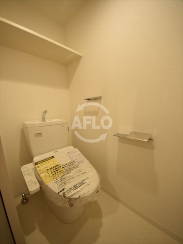 トイレ　レオンコンフォート大手前ラトゥール　温水洗浄便座