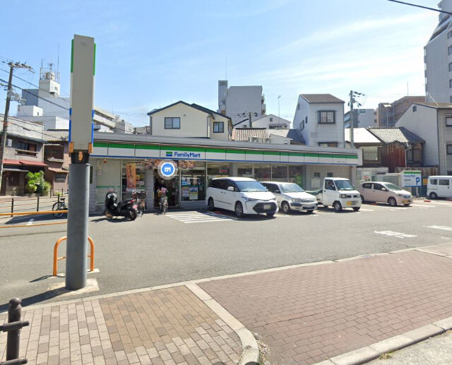コンビニ　ファミリーマート新今里三丁目店（コンビニ）まで325m