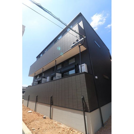 西鉄貝塚線 西鉄香椎駅 徒歩8分 築3年
