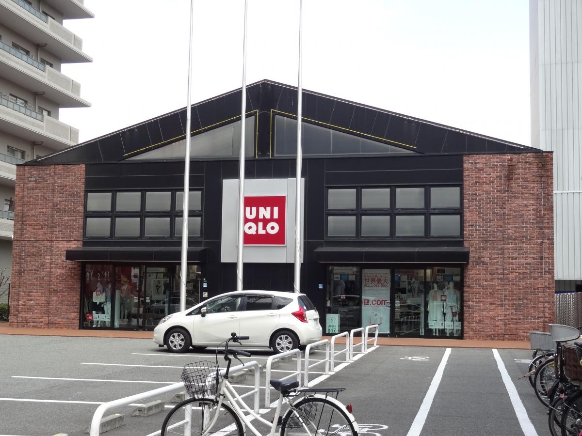 ショッピングセンター　ユニクロ城東関目店（ショッピングセンター）まで424m