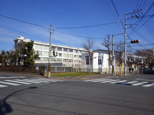 中学校　久里浜中学校（中学校）まで549m