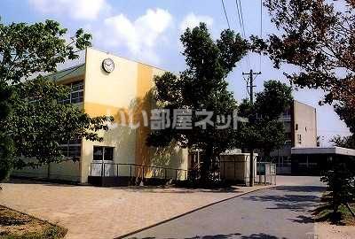中学校　久留米市立荒木中学校（中学校）まで778m