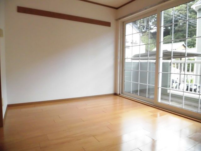 コットンフィールド Dの居間写真