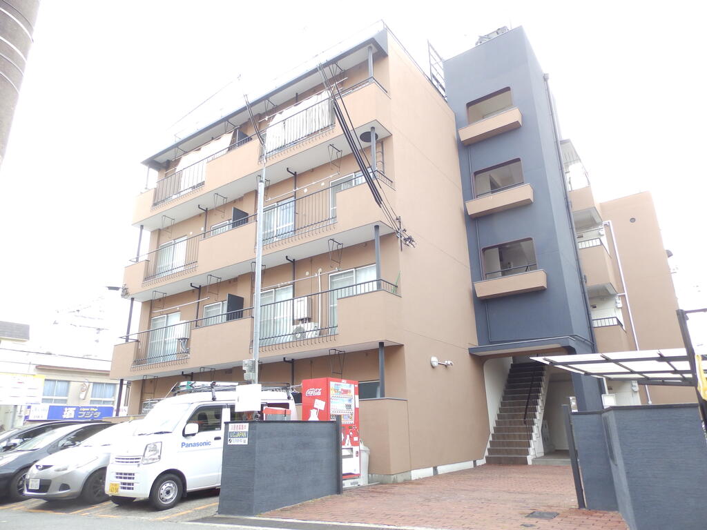 建物外観　外壁塗装もしています