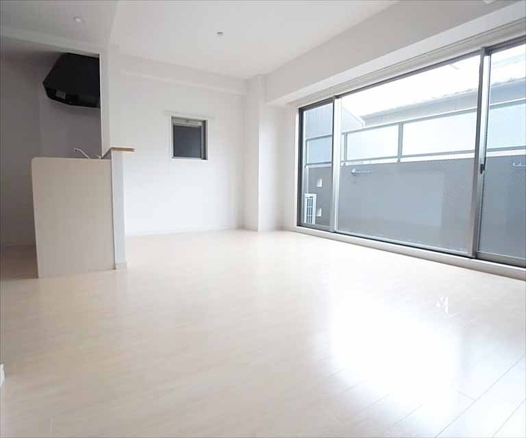 ESPERANZA御所西の居間写真
