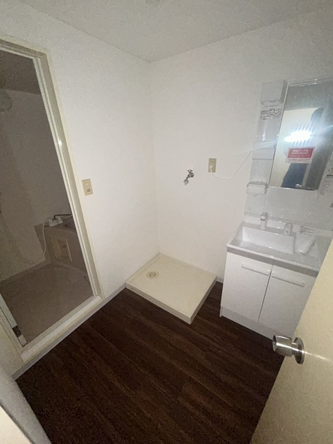 洗面設備　別部屋参考写真です
