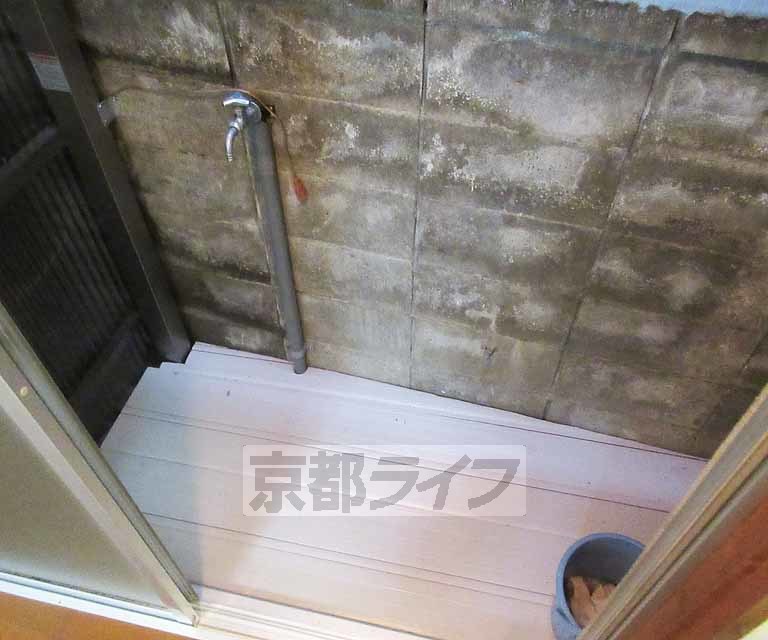 バルコニー　１階・洗濯機置き場はこちらです