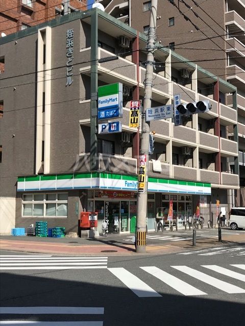 コンビニ　ファミリーマート福岡姪浜駅南店（コンビニ）まで191m