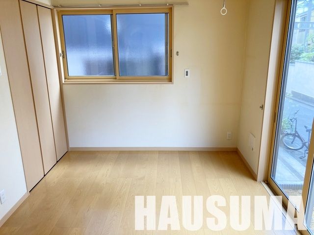 ローランIIの居間写真