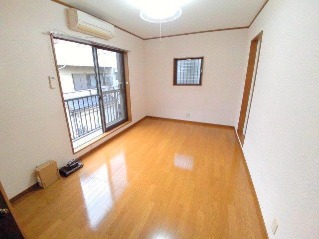 ハイツ石井の居間写真