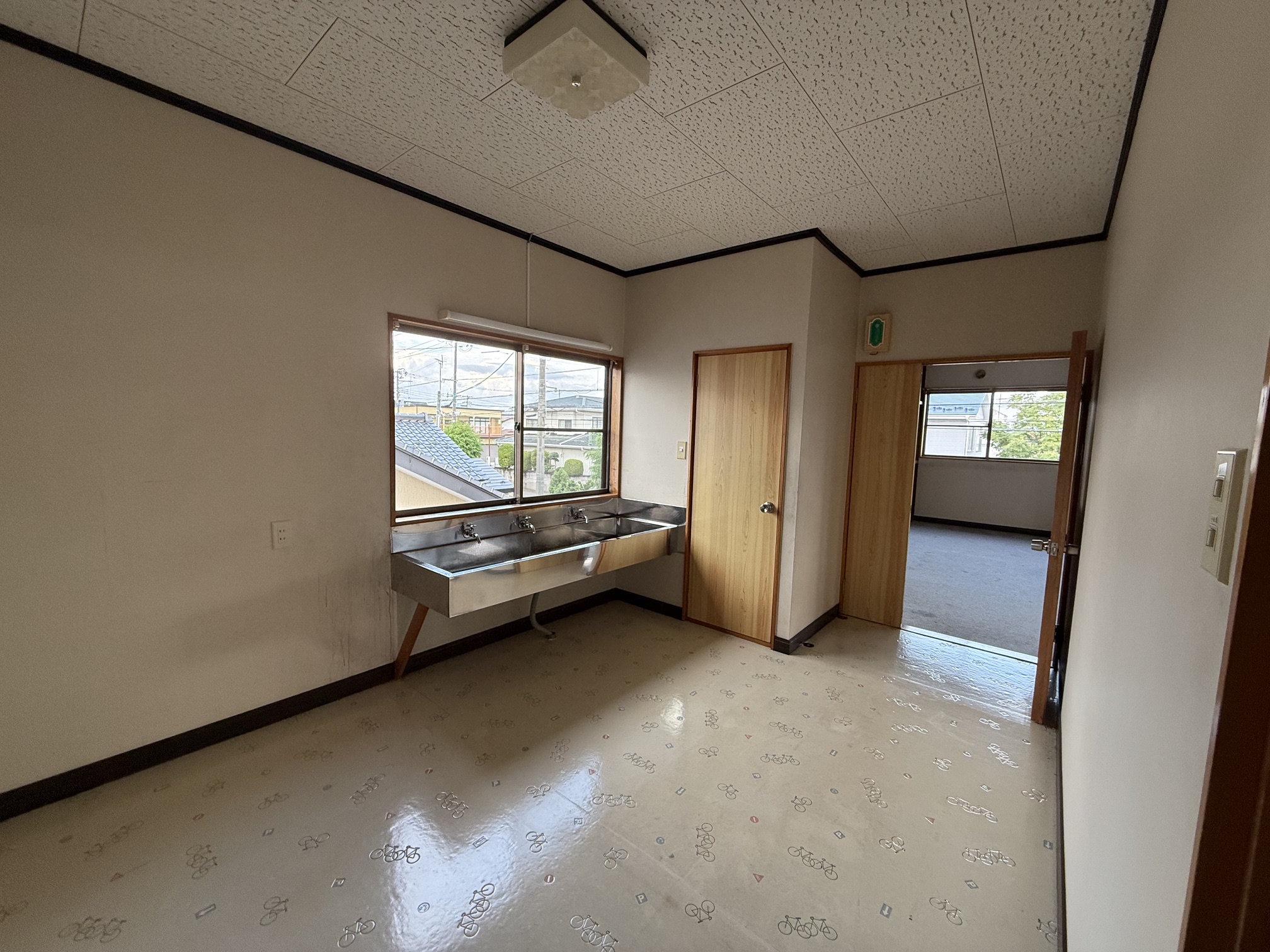 ＪＲ奥羽本線 秋田駅 徒歩13分 2階建 築40年の内装写真