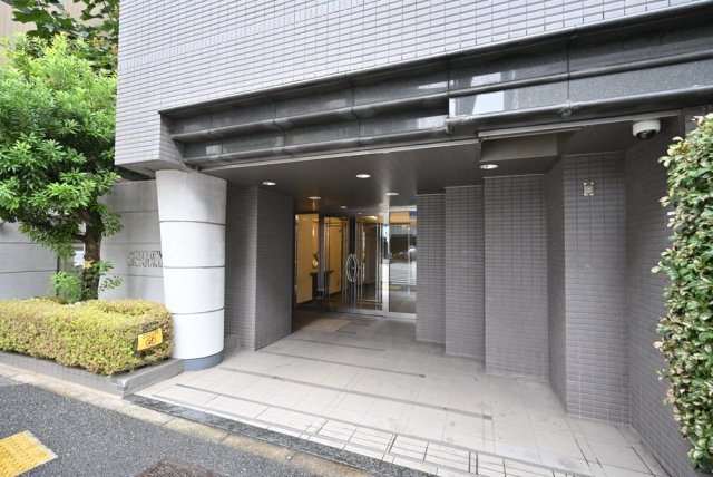 都営大江戸線 東新宿駅 徒歩3分 14階建 築28年の外観写真
