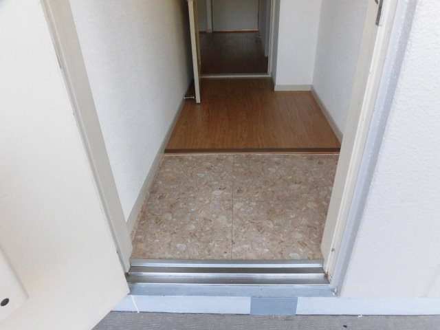 サンリバーハイツの玄関写真