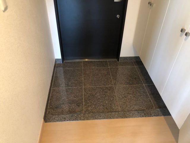東京メトロ銀座線 虎ノ門駅 徒歩13分 24階建 築19年の玄関写真