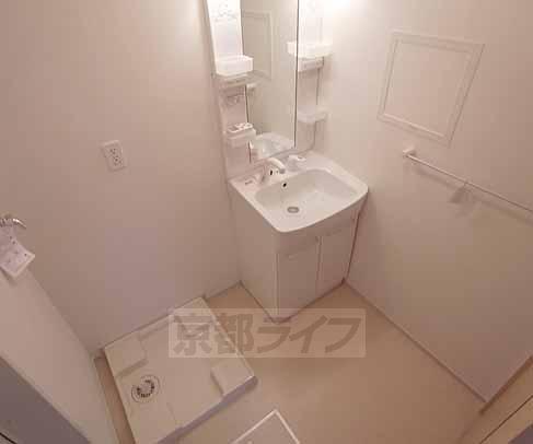 洗面設備　シャンプードレッサ採用。