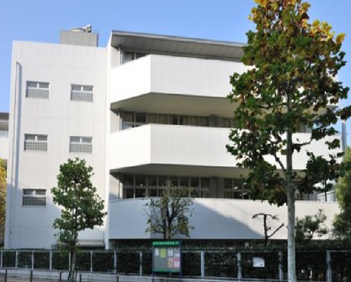 小学校　港区立赤坂小学校（小学校）まで60m