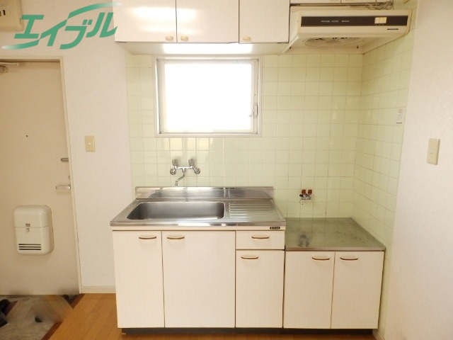キッチン　※同棟別部屋の写真です