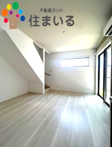 名鉄豊田線 日進駅 徒歩31分 2階建 築1年の居間写真