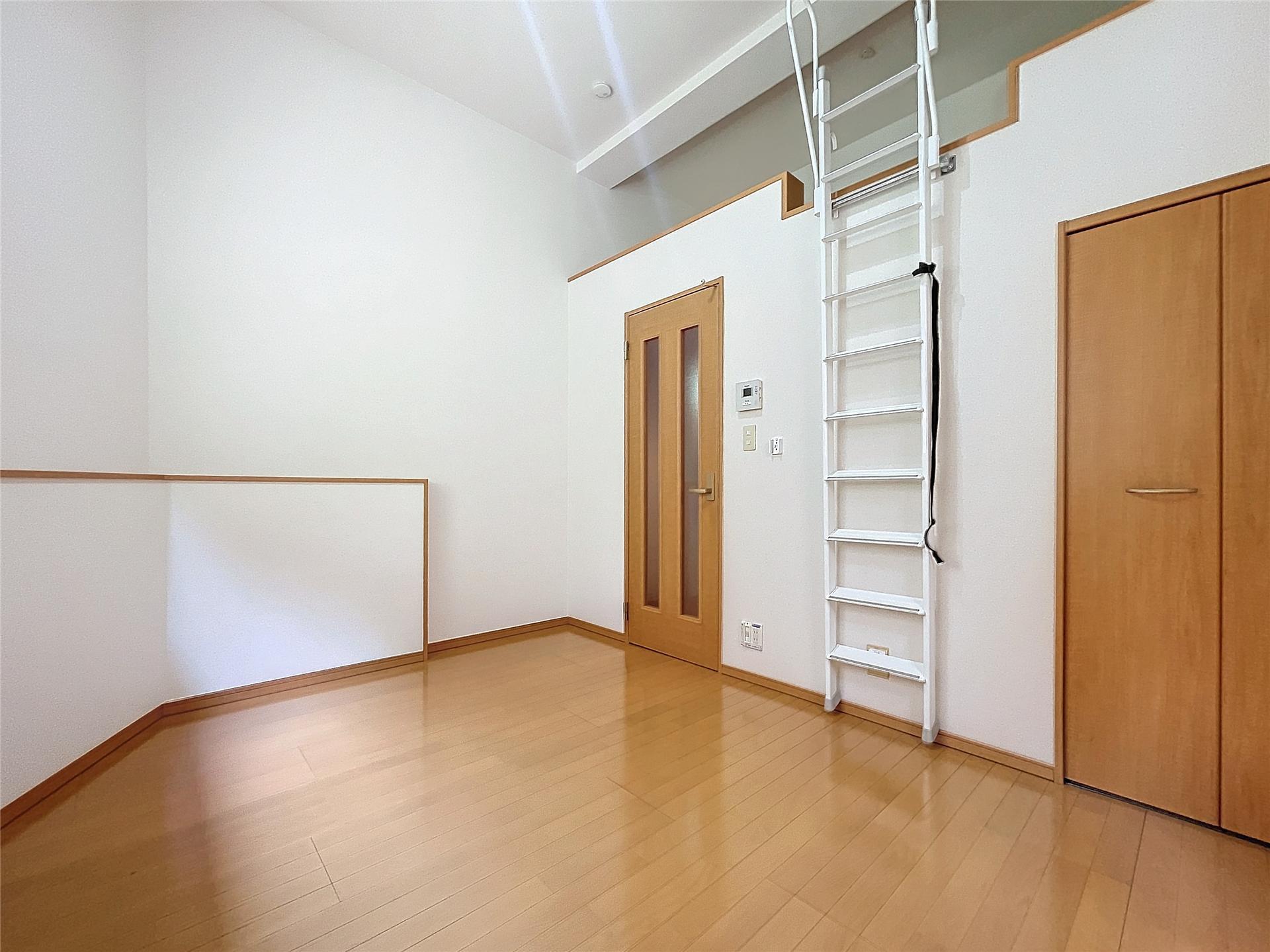 レジデンス篠原台町の居間写真