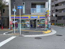 コンビニ　ミニストップ 中百舌鳥駅前店（コンビニ）まで75m