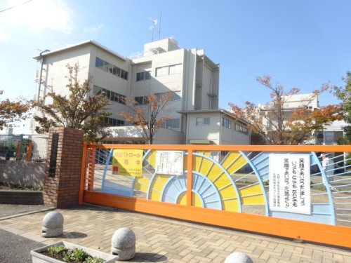 小学校　宝塚市立光明小学校（小学校）まで227m