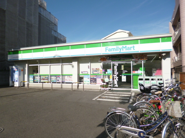 コンビニ　ファミリーマート　三ツ沢上町駅前店（コンビニ）まで450m