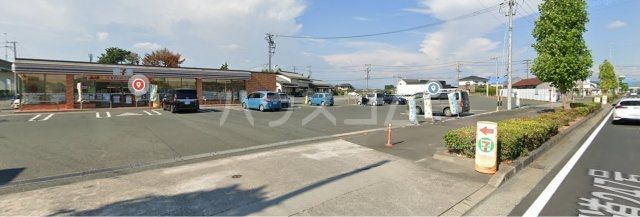 コンビニ　セブンイレブン豊橋前芝町店（コンビニ）まで227m