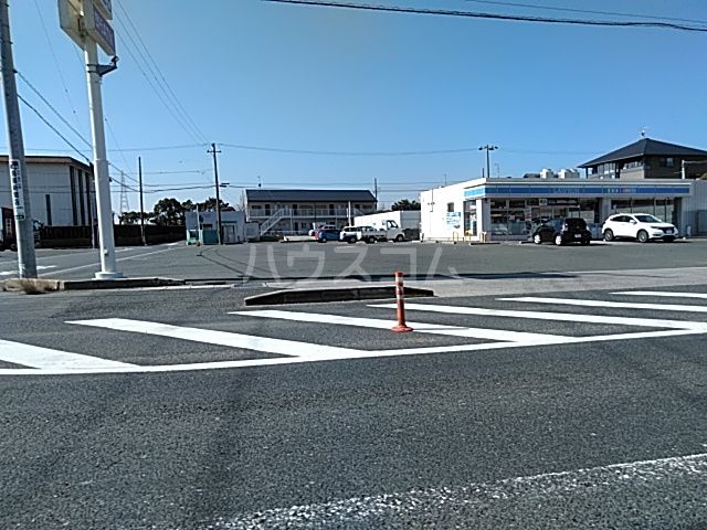 コンビニ　ローソン 豊橋前芝店（コンビニ）まで693m