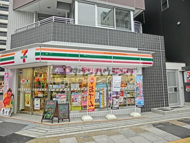 コンビニ　セブンイレブン（コンビニ）まで425m