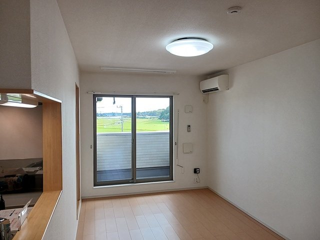 居室・リビング　ゆったりとした居間です