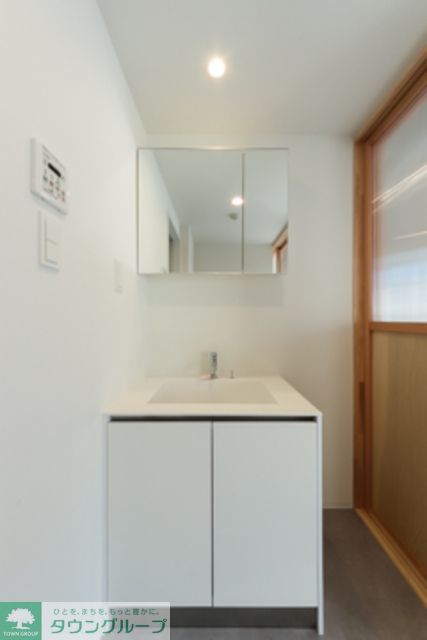 洗面設備　※写真は同タイプ住戸です。