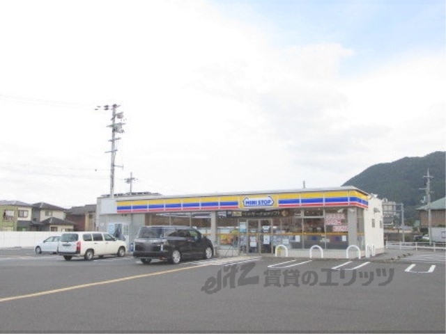 コンビニ　ミニストップ綾部井倉店（コンビニ）まで300m